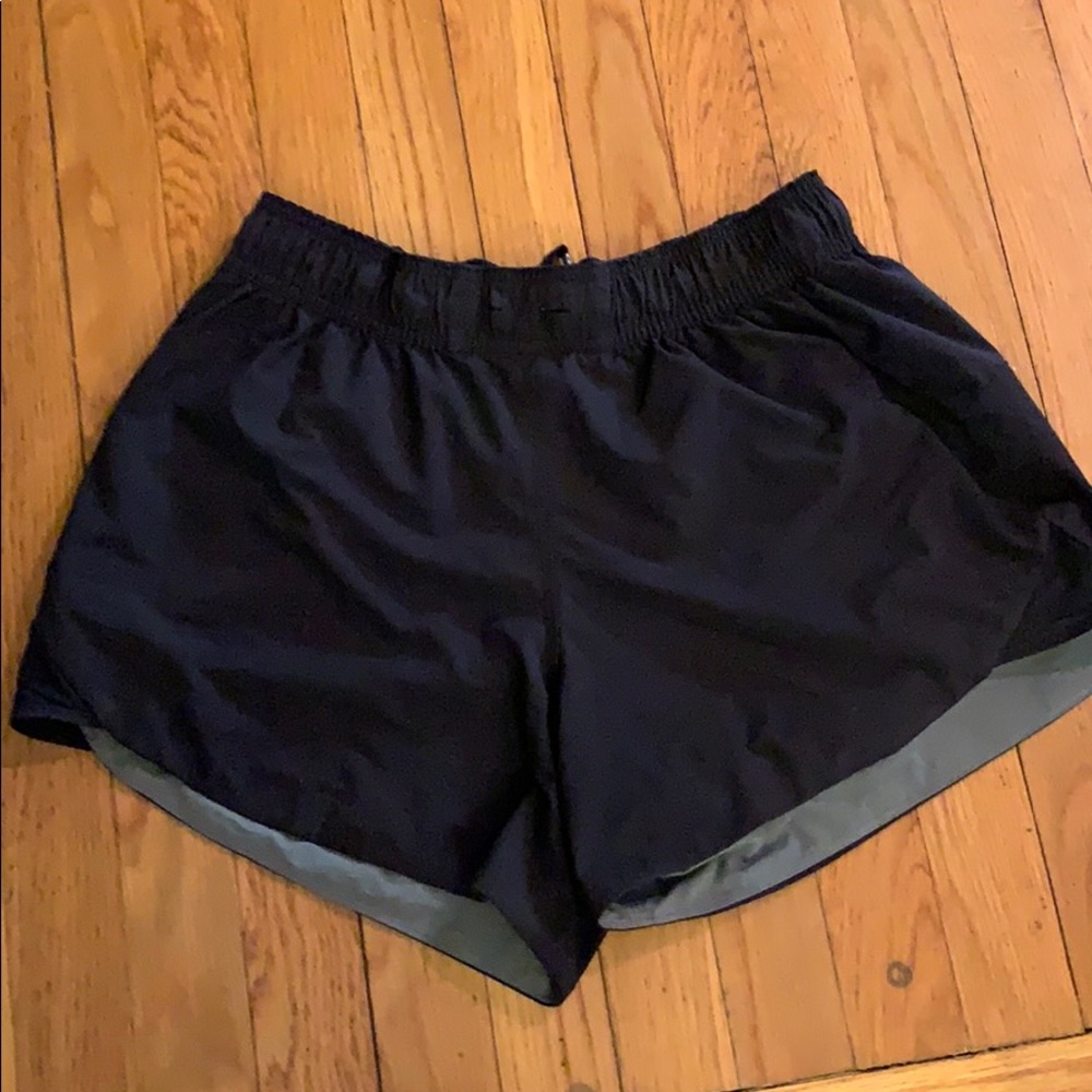 Reversible lululemon shorts 4” inseam